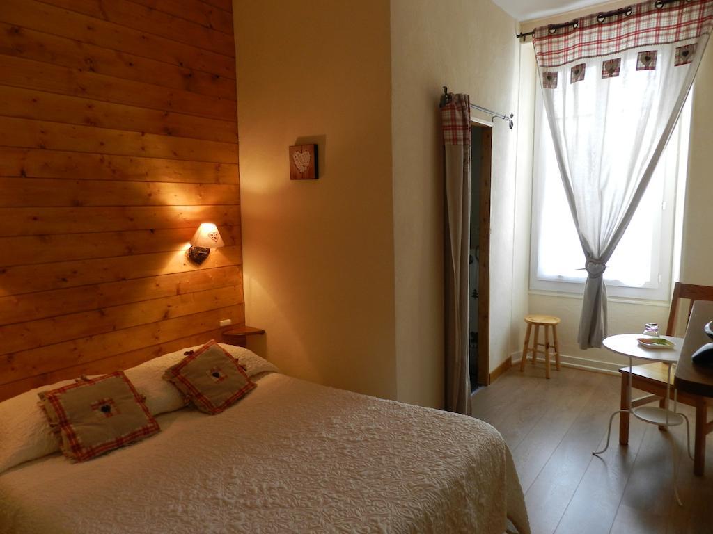 Hotel Du Mont Blanc Sallanches Oda fotoğraf